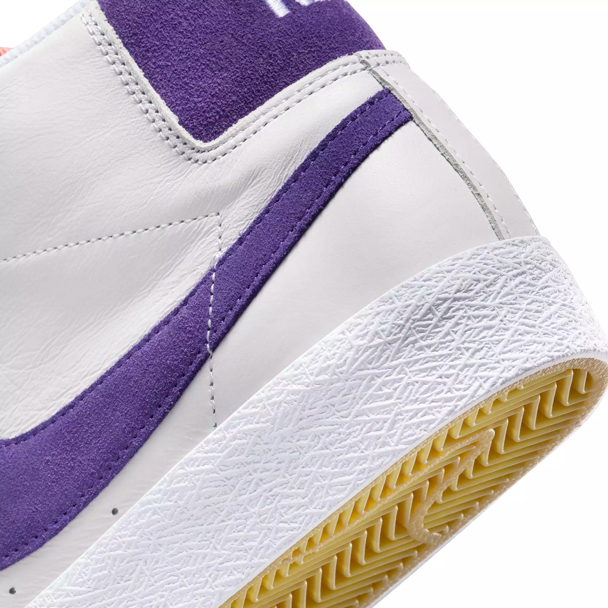 BLAZER MID ISO WHITE / COURT PURPLE