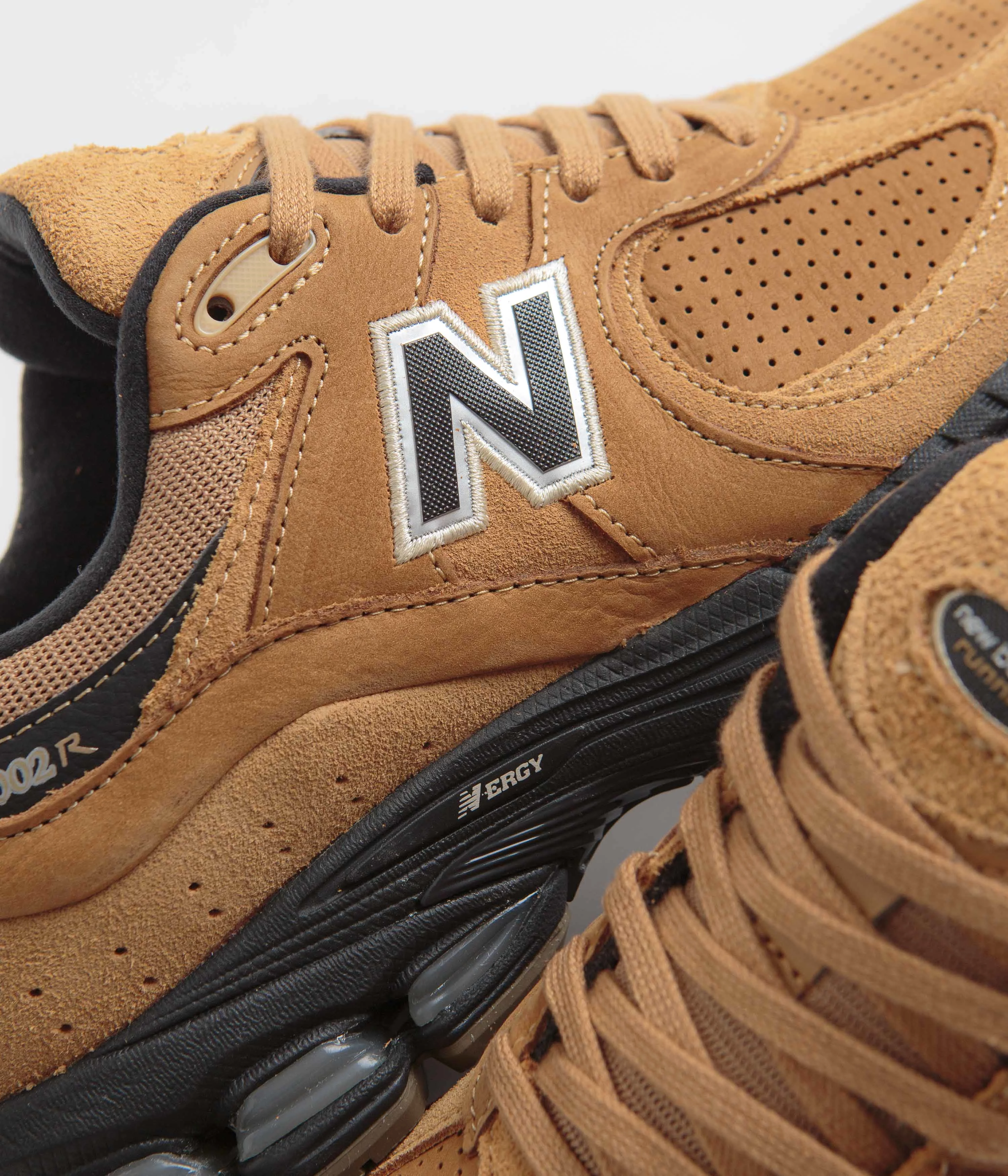 New Balance 2002R Shoes - Tobacco