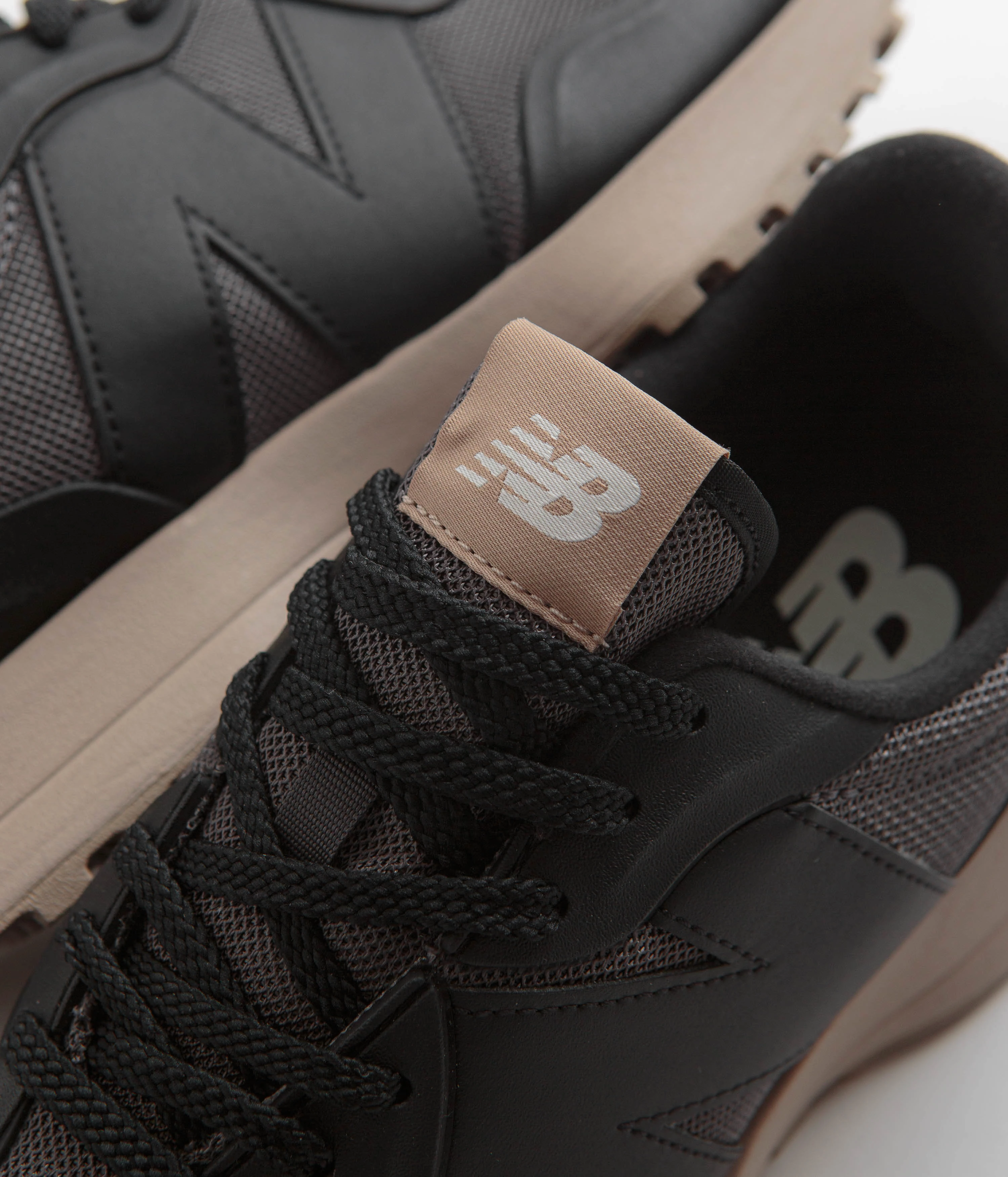 New Balance 327 Shoes - Black