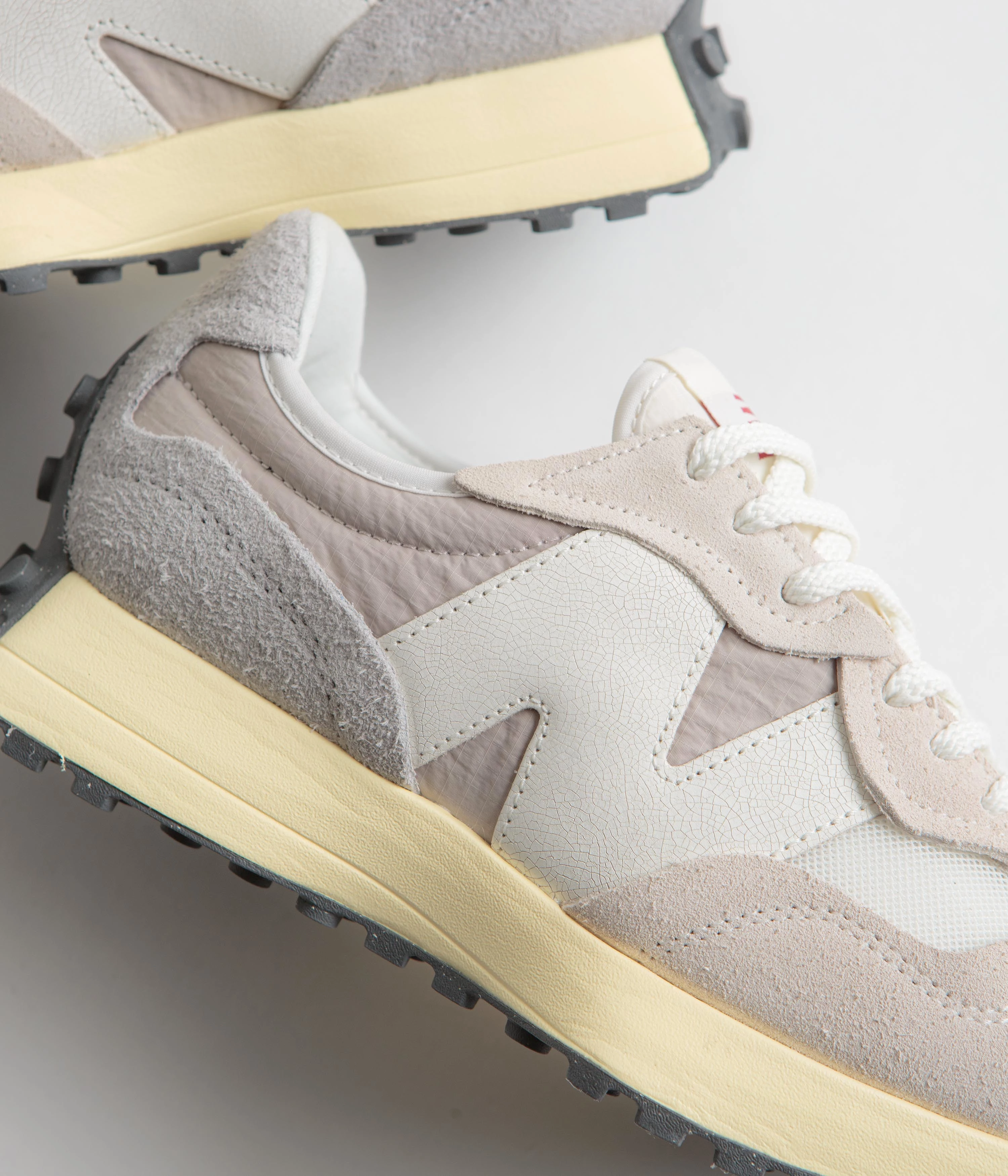 New Balance 327 Shoes - Sea Salt