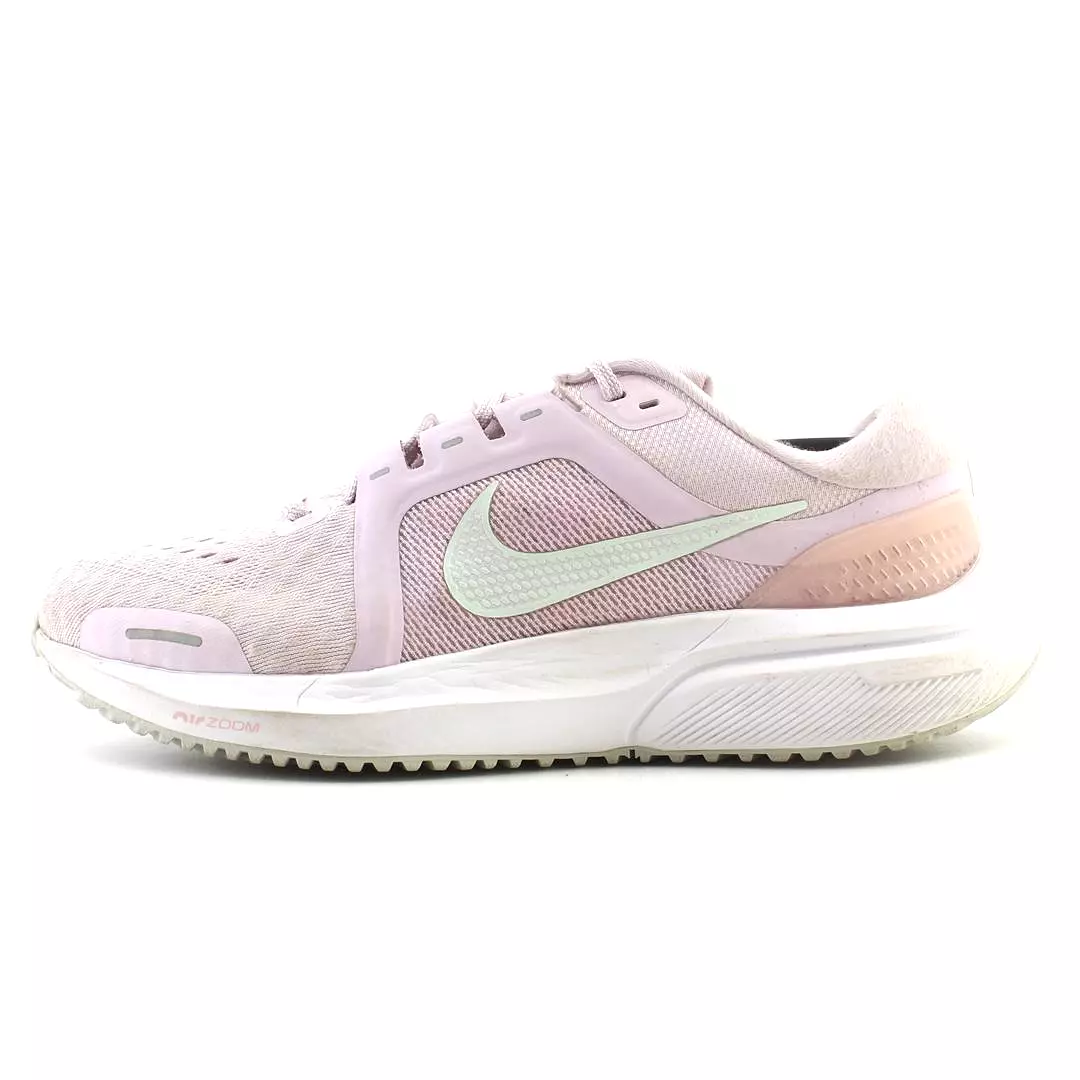 NIKE  AIR ZOOM VOMERO 16