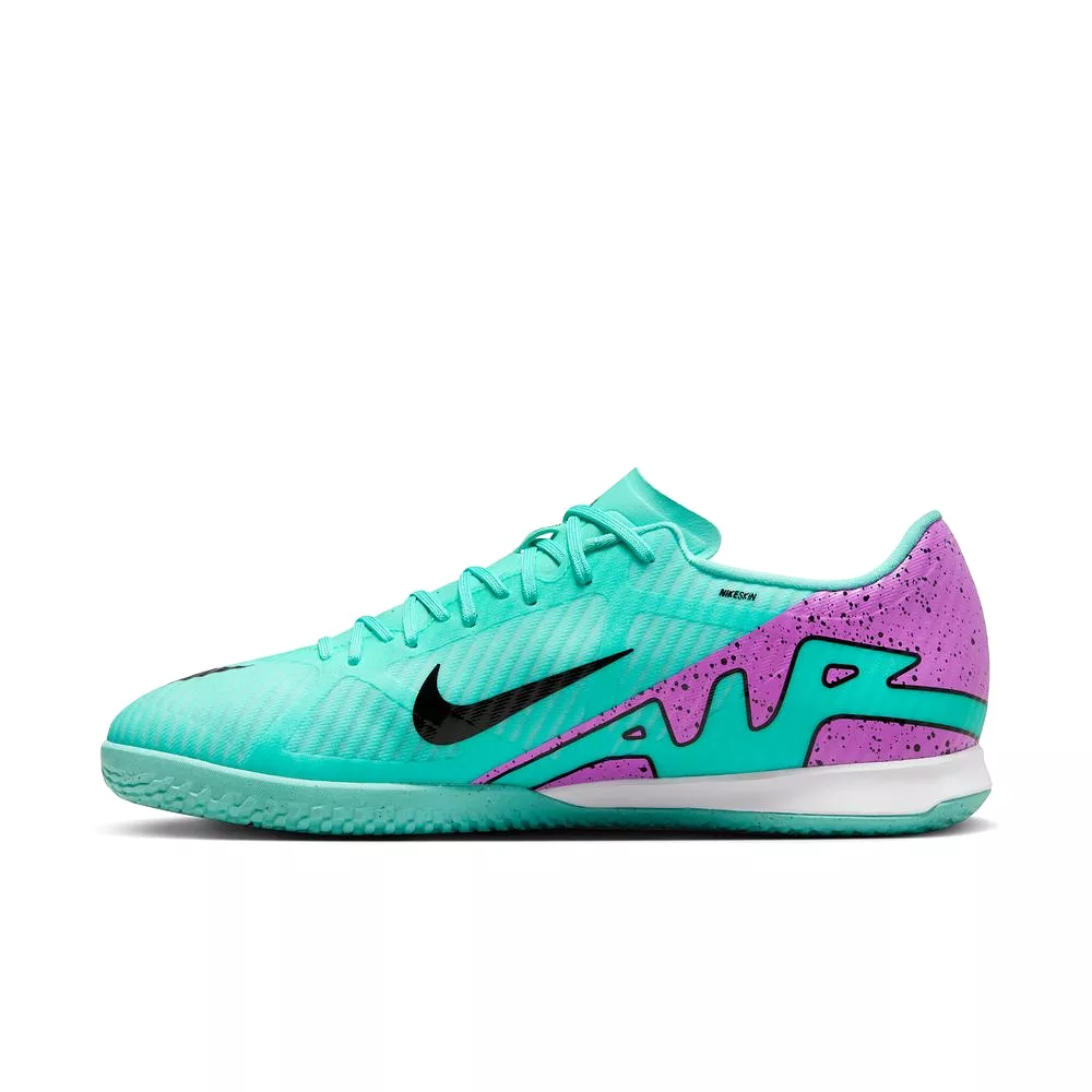 Nike Mercurial Vapor 15 Academy IN Football Shoes (Hyper Turquoise/Black/Fuschia Dream)